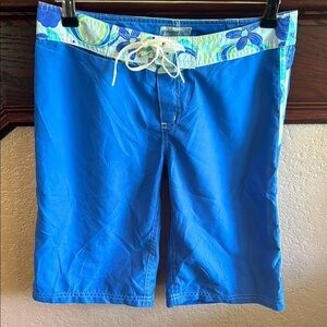 Patagonia Water Girl Blue Tropical Floral Long Beach Board Shorts Women’s Size 2